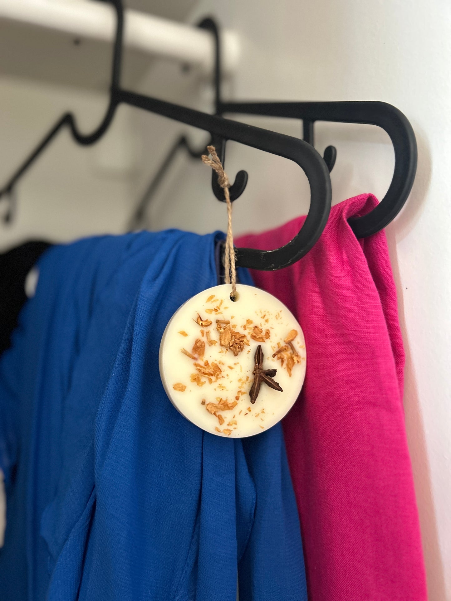 Sandalwood With Jasmine Wardrobe Freshener Bar