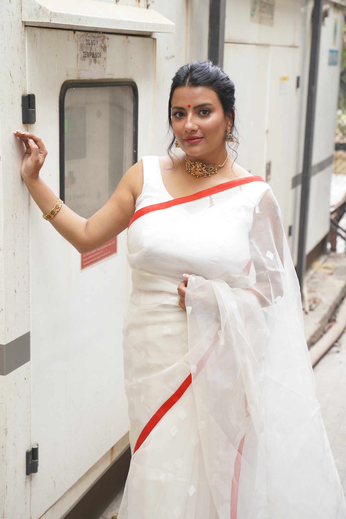 White and Red Temple Border Resham Jamdani Handwoven Saree