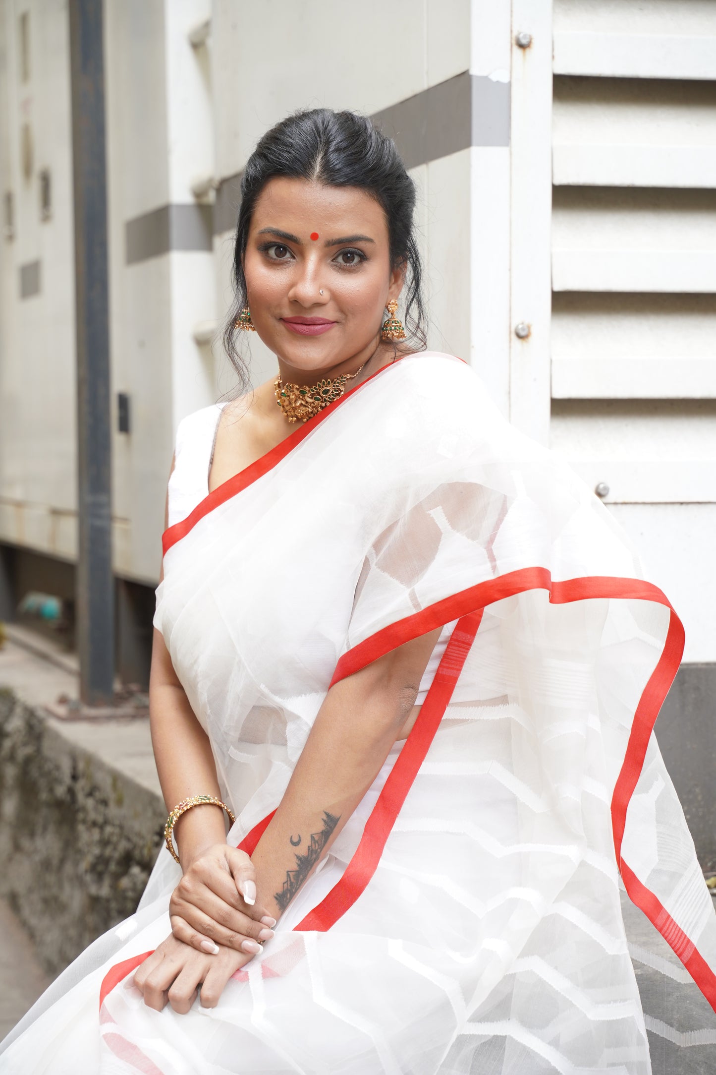 White and Red Temple Border Resham Jamdani Handwoven Saree