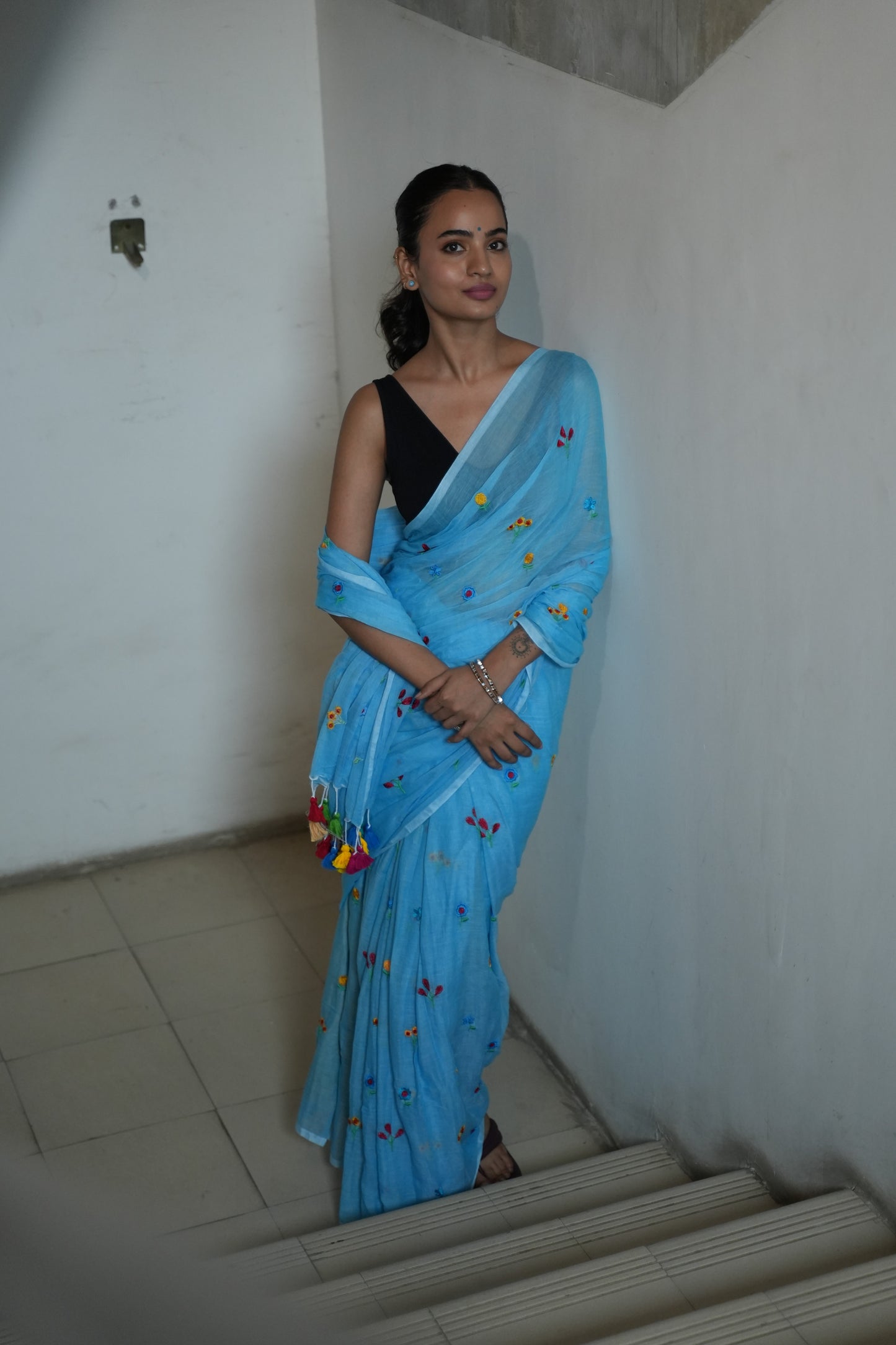 Aqua Blue Rang Birange Phool Embroidered Mul Cotton saree