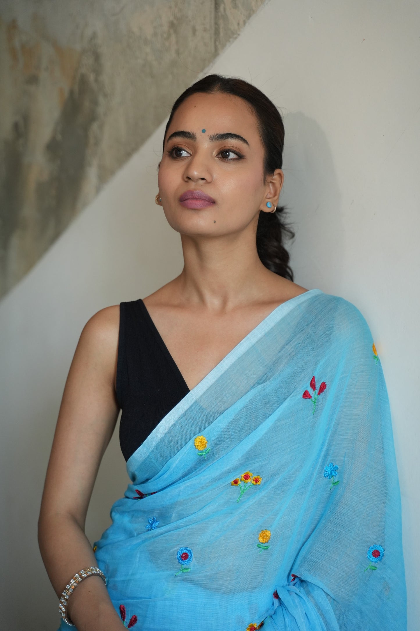 Aqua Blue Rang Birange Phool Embroidered Mul Cotton saree