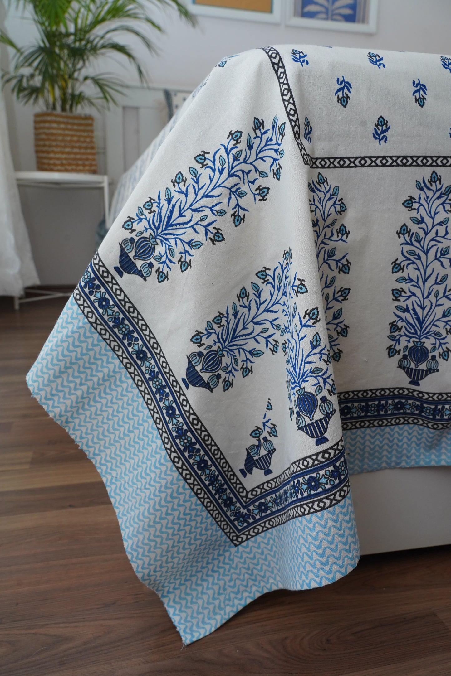 Miniature Buti- White & Blue King Size 100% Cotton Handblock Print Bedsheet