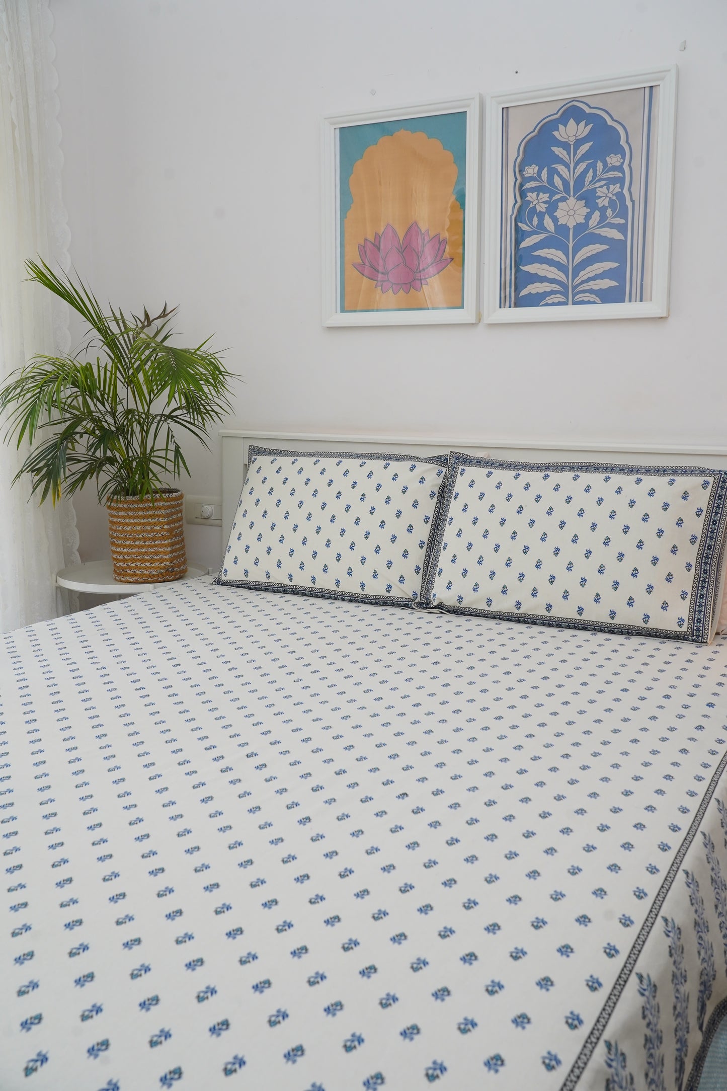 Miniature Buti- White & Blue King Size 100% Cotton Handblock Print Bedsheet