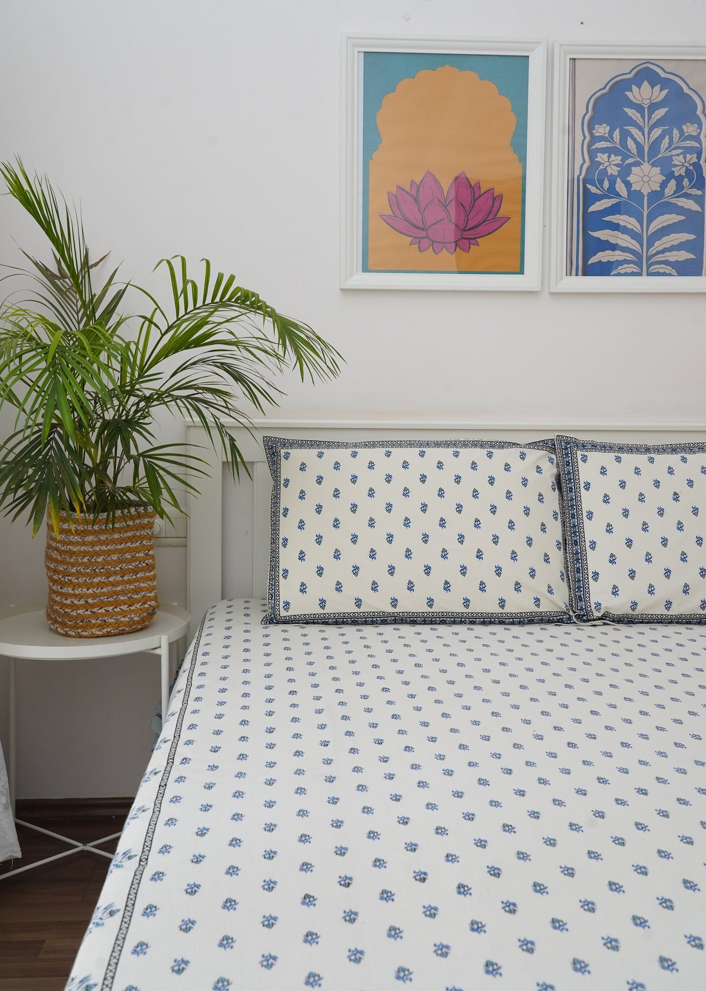 Miniature Buti- White & Blue King Size 100% Cotton Handblock Print Bedsheet