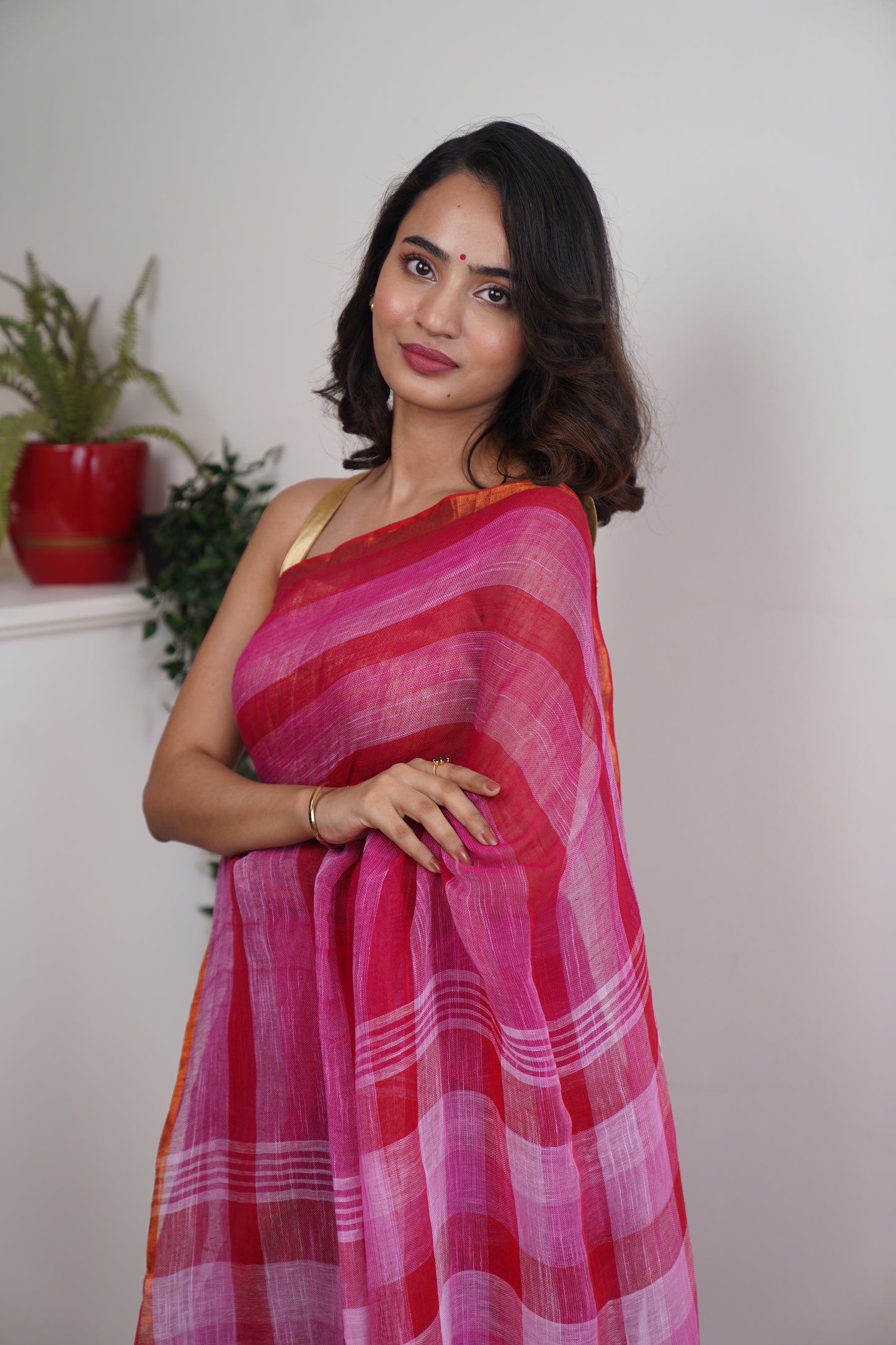 Gulaabo Linen Saree