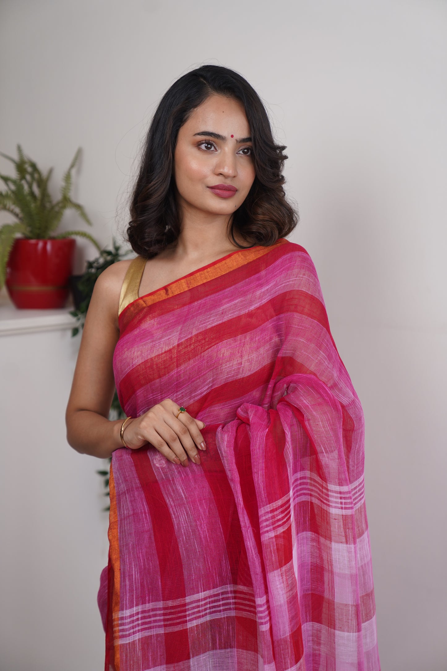 Gulaabo Linen Saree