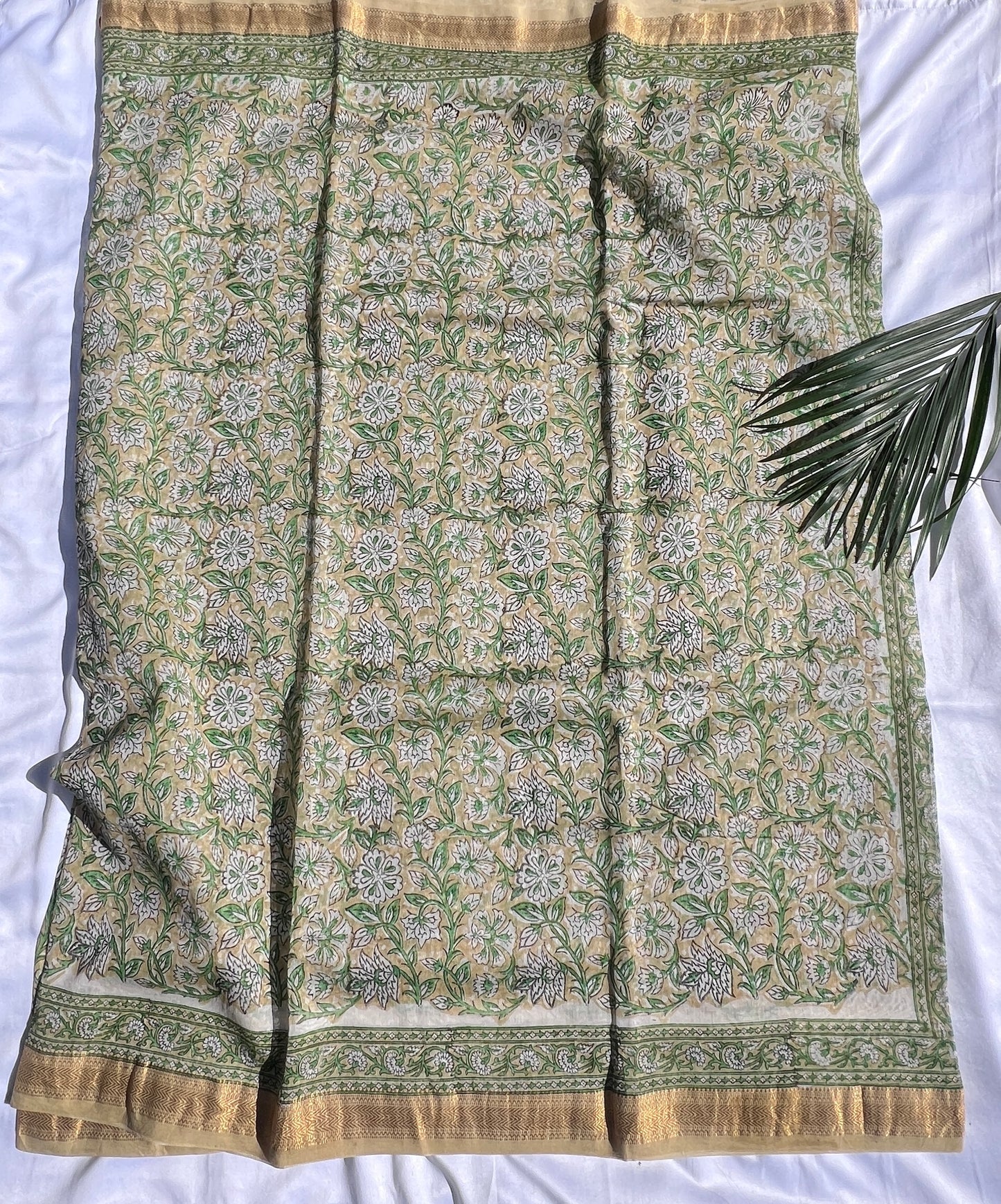 Off White Beige & Green Maheshwari Cotton Silk Saree