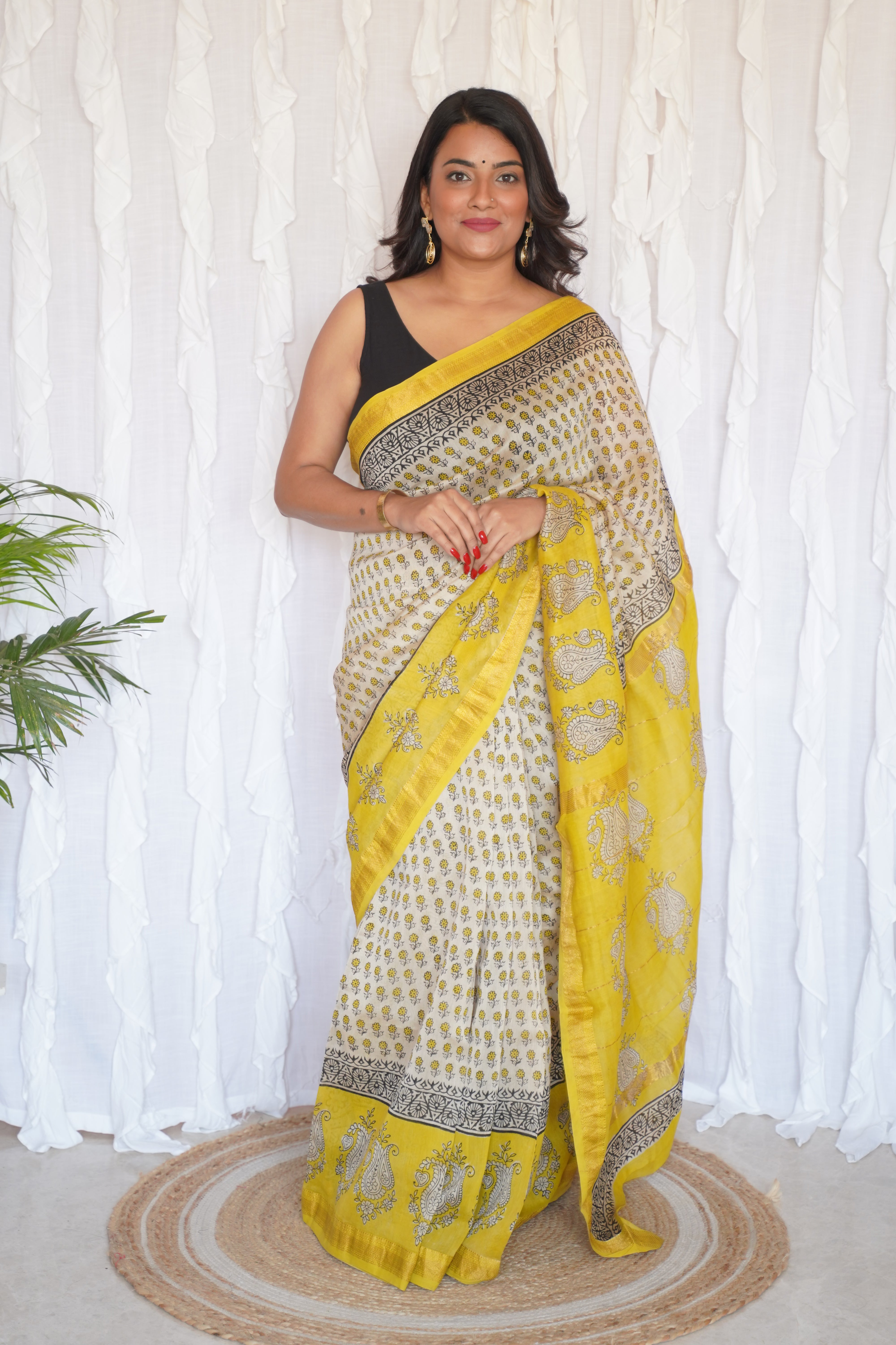 Maheshwari Handloom Silk Cotton Saree | www.indethnic.com