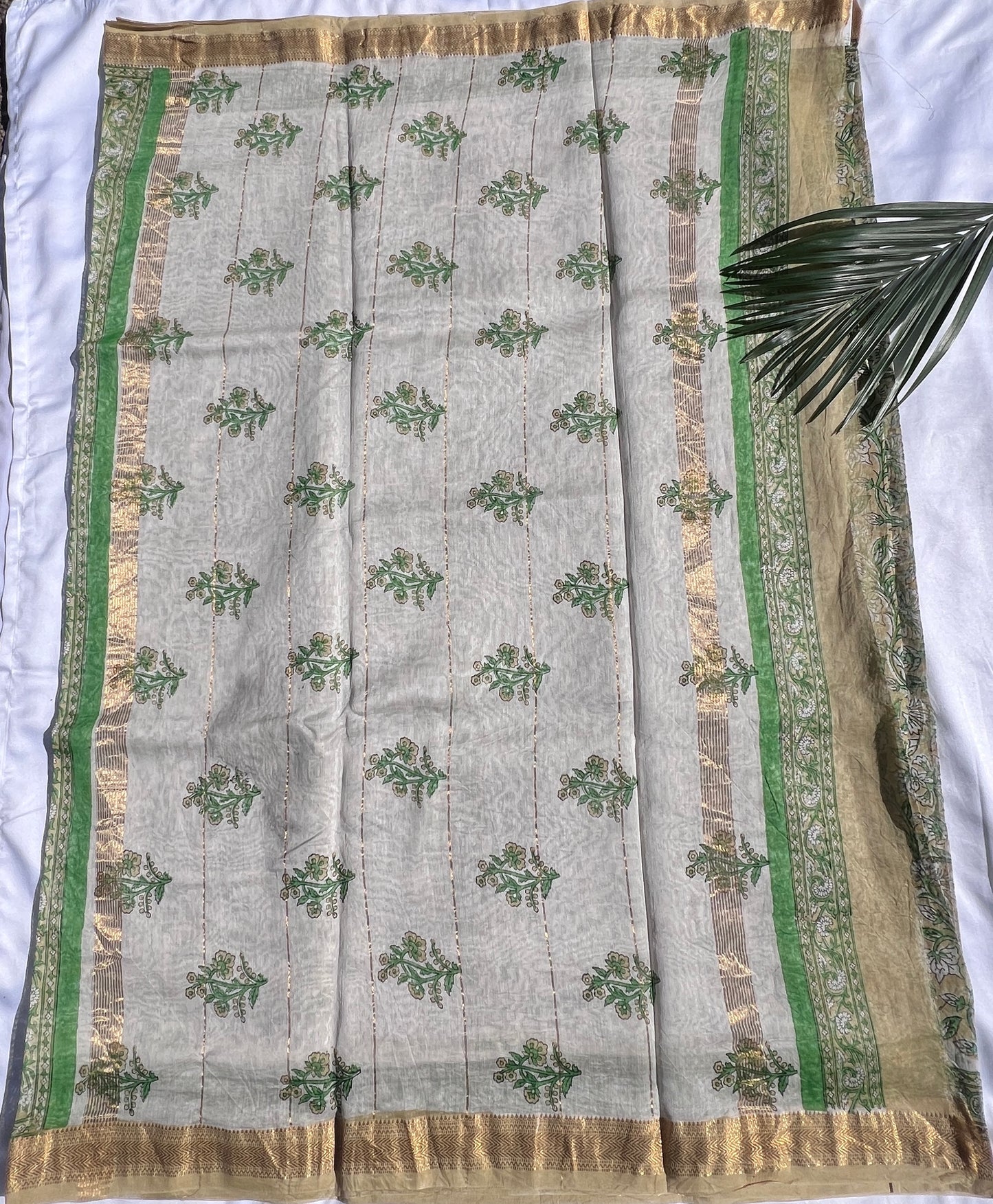 Off White Beige & Green Maheshwari Cotton Silk Saree