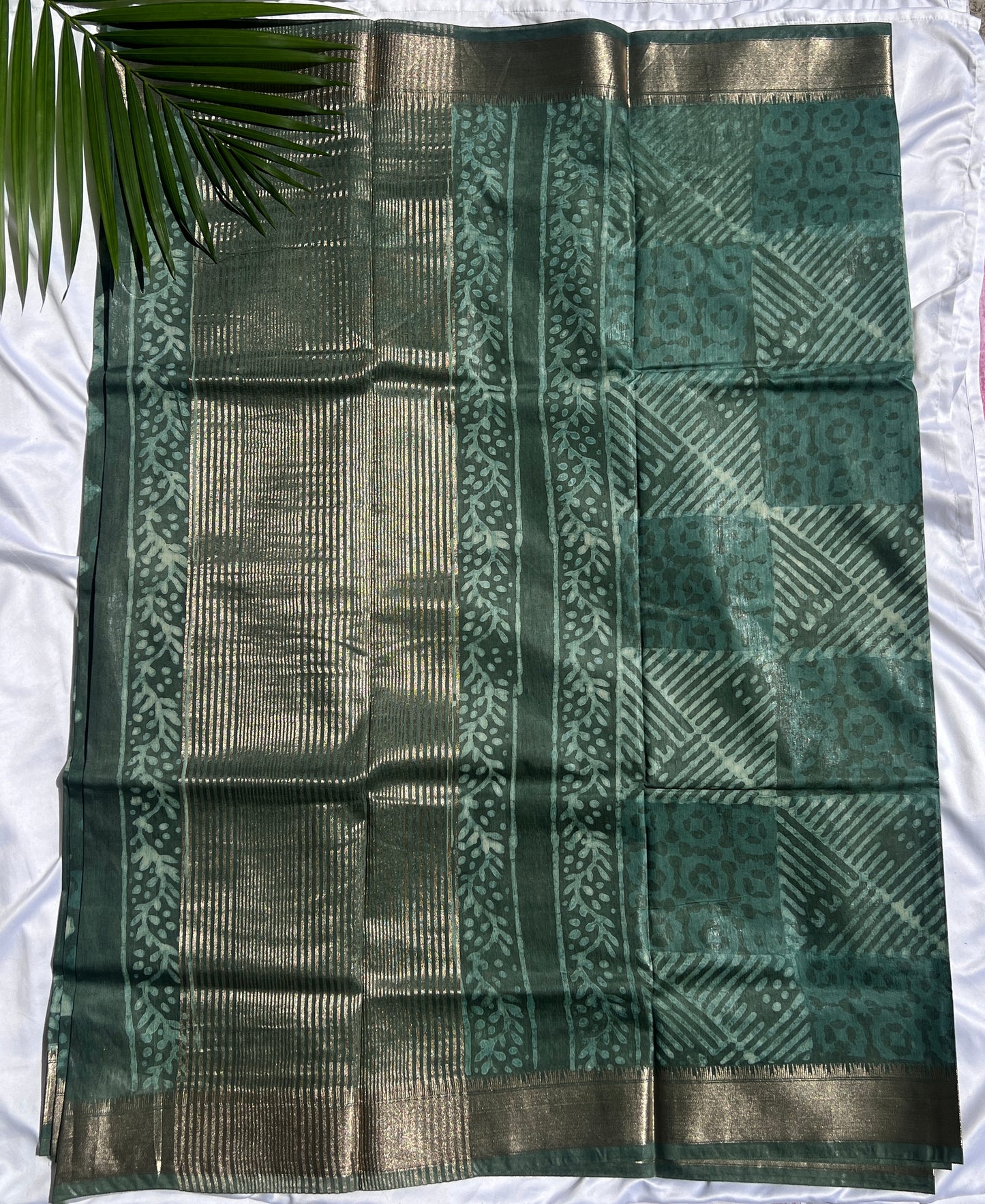 Hunter Green Maheshwari Art Silk Dabu Chevron Print Saree